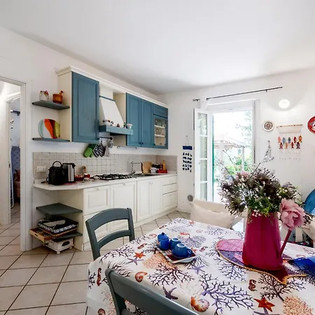 Guesthost - La Casa Di Moro 아파트 *