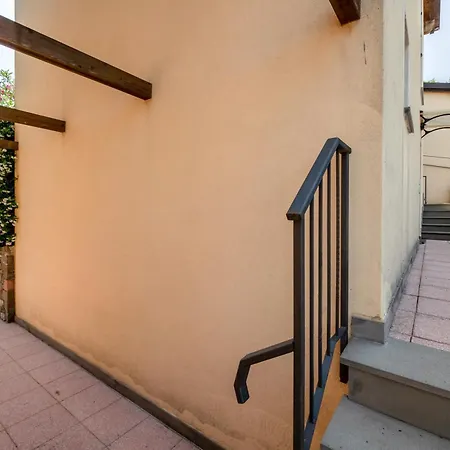 Guesthost - La Casa Di Moro 아파트 *